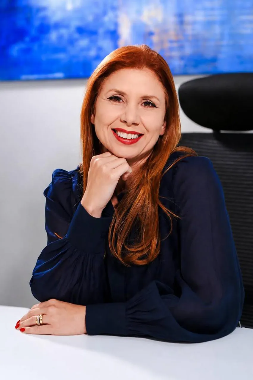 dra ana carolina c m chavarria